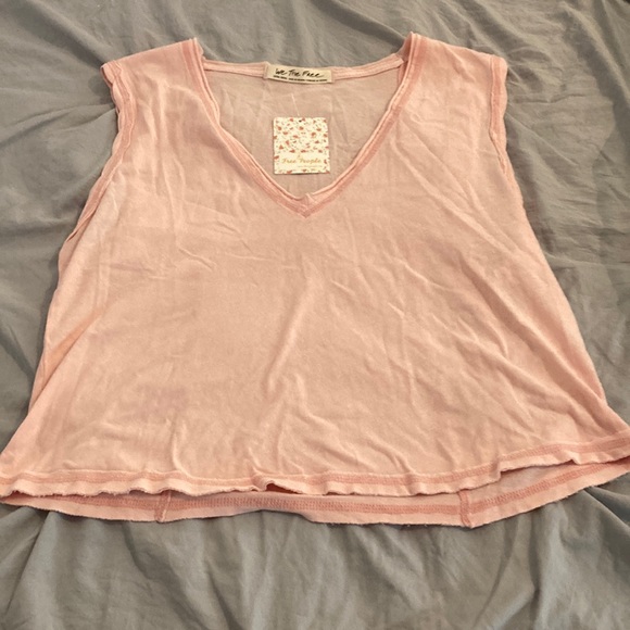 Free People’s We The Free Blush Pink V-Neck - Picture 5 of 12